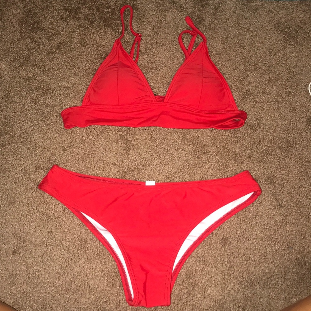 Zaful women’s bikini top and bottom